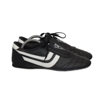 Wrestling shoes (Black, White) from Kwon