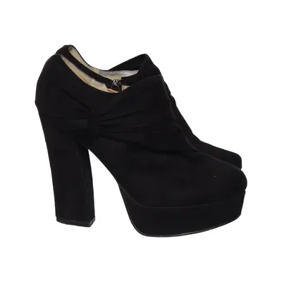 Bottes à talons (Noir) de Jennika