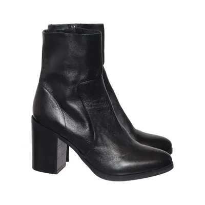 Heeled boots (Black) from Hallhuber