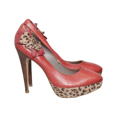 Pumps (Röd, Flerfärgad) från Via Uno Skinn