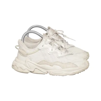 Trainingsschuhe (Ozweego) von Adidas