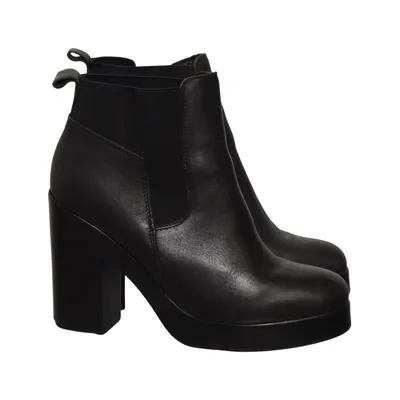 Chelsea boots (Black) from Akira