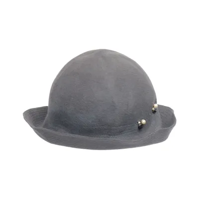 Buckethatt (Grå) från Ioanna Kourbela