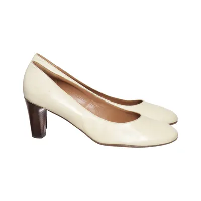 Pumps (Beige) from Lottusse
