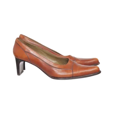 Pumps (Brown) from Lottusse