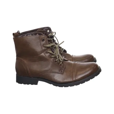 Laced boots (Brown) from Cedar Wood State