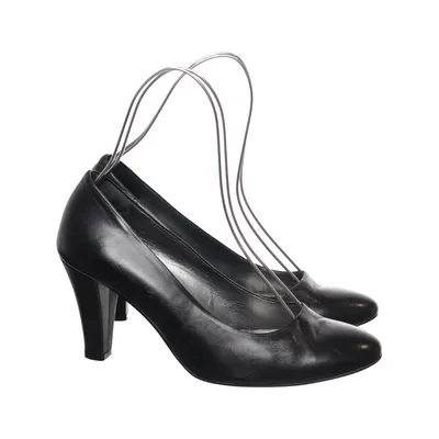 Pumps (Black) from Salamander