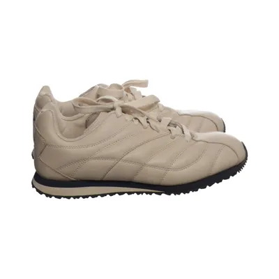 Trainers (Beige) from Victory