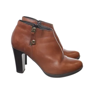 Heeled boots (Brown) from Cypres