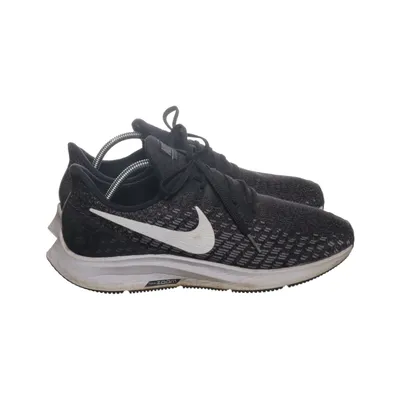 Running shoes (Zoom Pegasus 35) from Nike