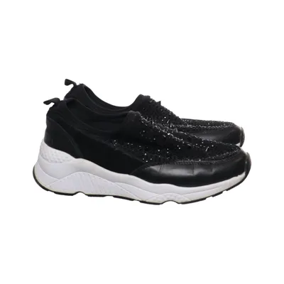 Slip-ons (Black, White) from Bibi Lou