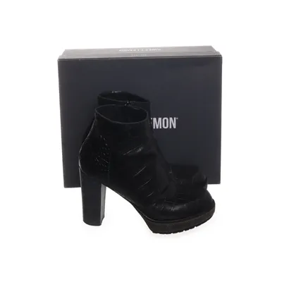 Heeled boots (Black) from Sweet Lemon