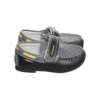 Mocassins (Gris, Noir) de Kimboo