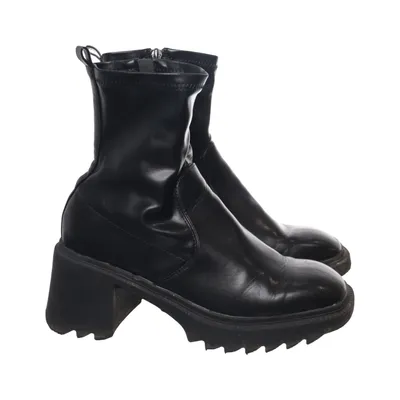 Ankle boots (Black) from Shoedazzle