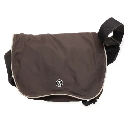 Axelremsväska (Brun) från Crumpler