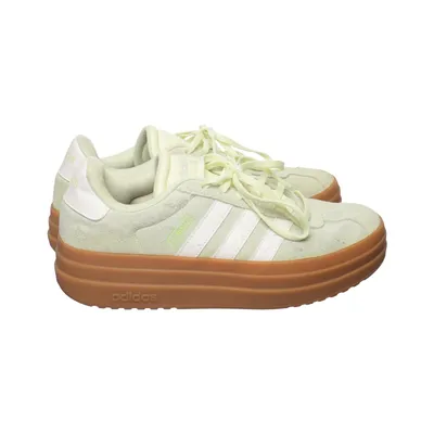 Sneakers (Court Platform) från Adidas