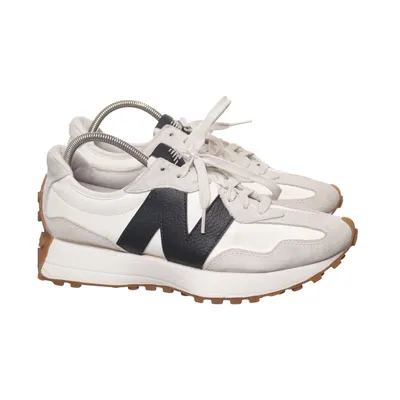 Trainingsschuhe (327) von New Balance