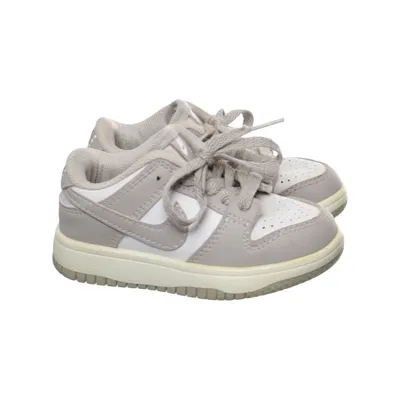 Sneakers (Dunk Low Pro) from Nike SB