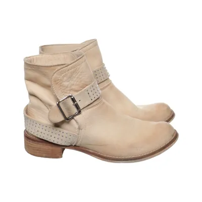 Enkellaarzen (Beige) van Ovyé Leer