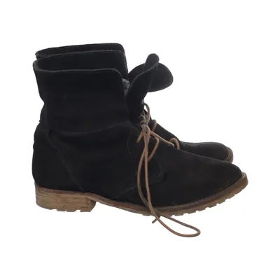 Laced boots (Black) from SPM