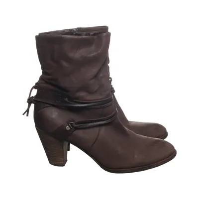Heeled boots (Brown) from Via Vai Leather