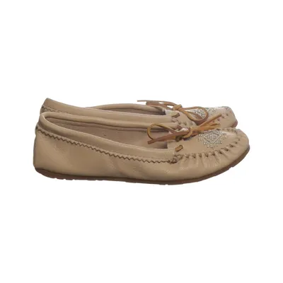Mockasiner (Beige) från Minnetonka Skinn
