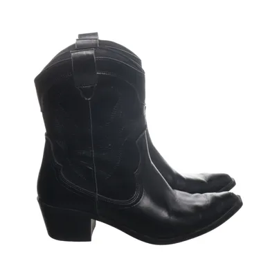 Cowboyboots (Svart) från Stradivarius