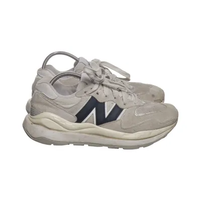 Trainingsschuhe (Grau, Schwarz) von New Balance