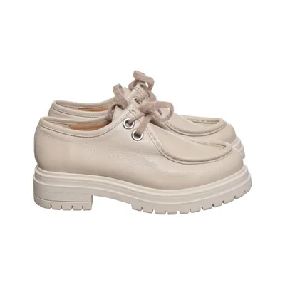 Derbyskor (Beige) från KMB