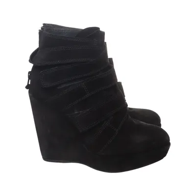Kilklackar (Svart) från Stuart Weitzman