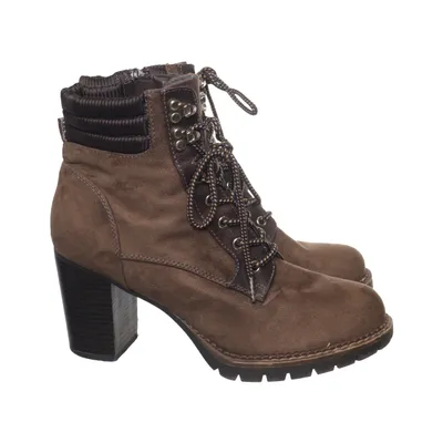 Heeled boots (Brown) from Deichmann