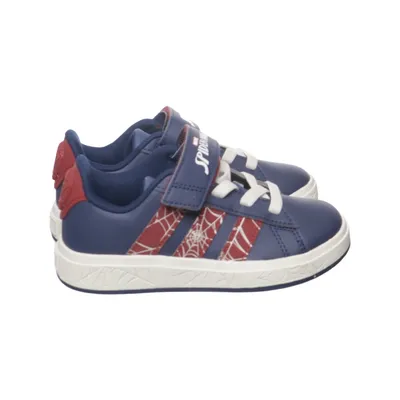 Trainingsschuhe (Advantage) von Adidas x Marvel