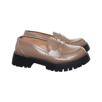 Loafers (Beige, Black) from Vera Blum