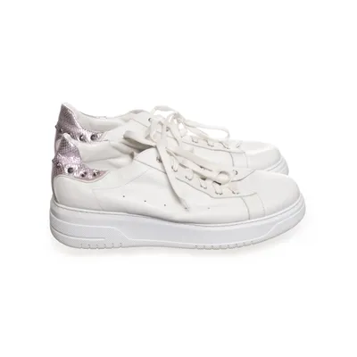 Baskets (Blanc) de Noclaim Cuir