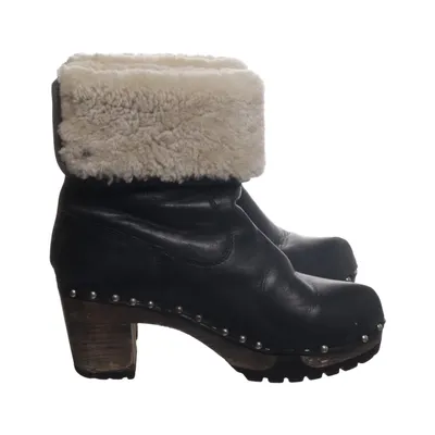 Heeled boots (Black, Beige) from SOFTCLOX