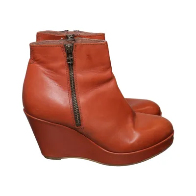Wedges (Brown) from Sacha