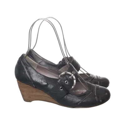 Wedges (Black) from Janet D. Leather