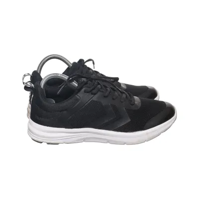 Trainers (Black, White) from Hummel