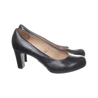 Pumps (Black) from Janet D. Leather