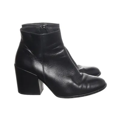 Heeled boots (Black) from KMB