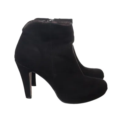 Heeled boots (Black) from Tamaris