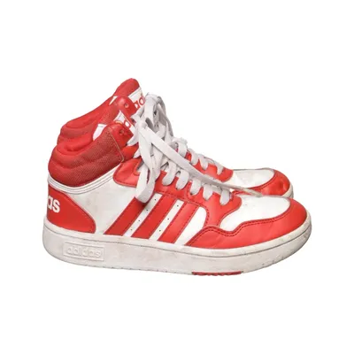 Basketball shoes (Hoops) from Adidas