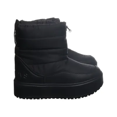 Boots (Black) from Pummys