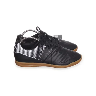 Fotbollsskor (FUTSAL 100 Black) från Decathlon