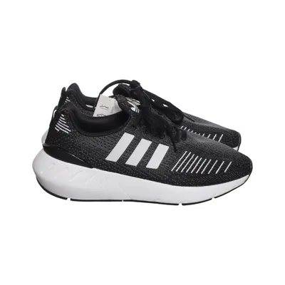 Träningsskor (SWIFT RUN 22) från Adidas
