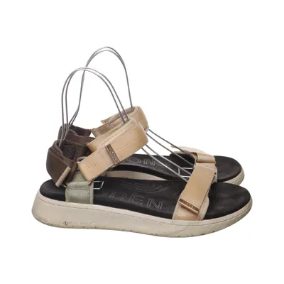 Sandales (Beige, Noir) de Woden