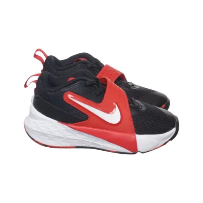 Basketskor (Team Hustle D 10) från Nike Basketball Skinn