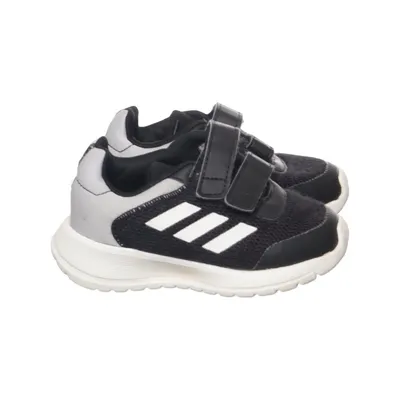 Trainers (Black, White, Gray) from Adidas
