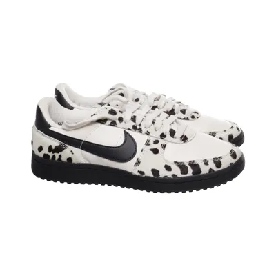 Sneakers (White, Black) from Nike
