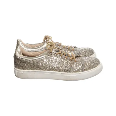Sneakers (Gold) from Relish